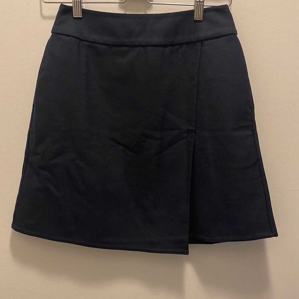 🏷️ Uniqlo | Navy Blue Mini Skirt (High Waist)